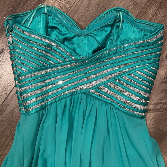 Morgan & Co Aqua Blue Sequined Strapless Evening Gown Formal Dress, Size 4 - Picture 6 of 8